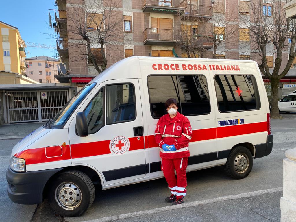 La Croce rossa dona farmaci all\'Ospedale