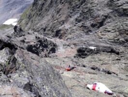 Soccorso a un parapendista caduto sulla Cresta del Brouillard