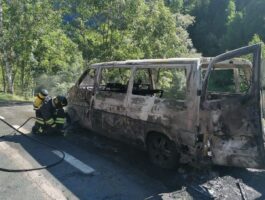 Antey-Saint-André: incendiato un furgone